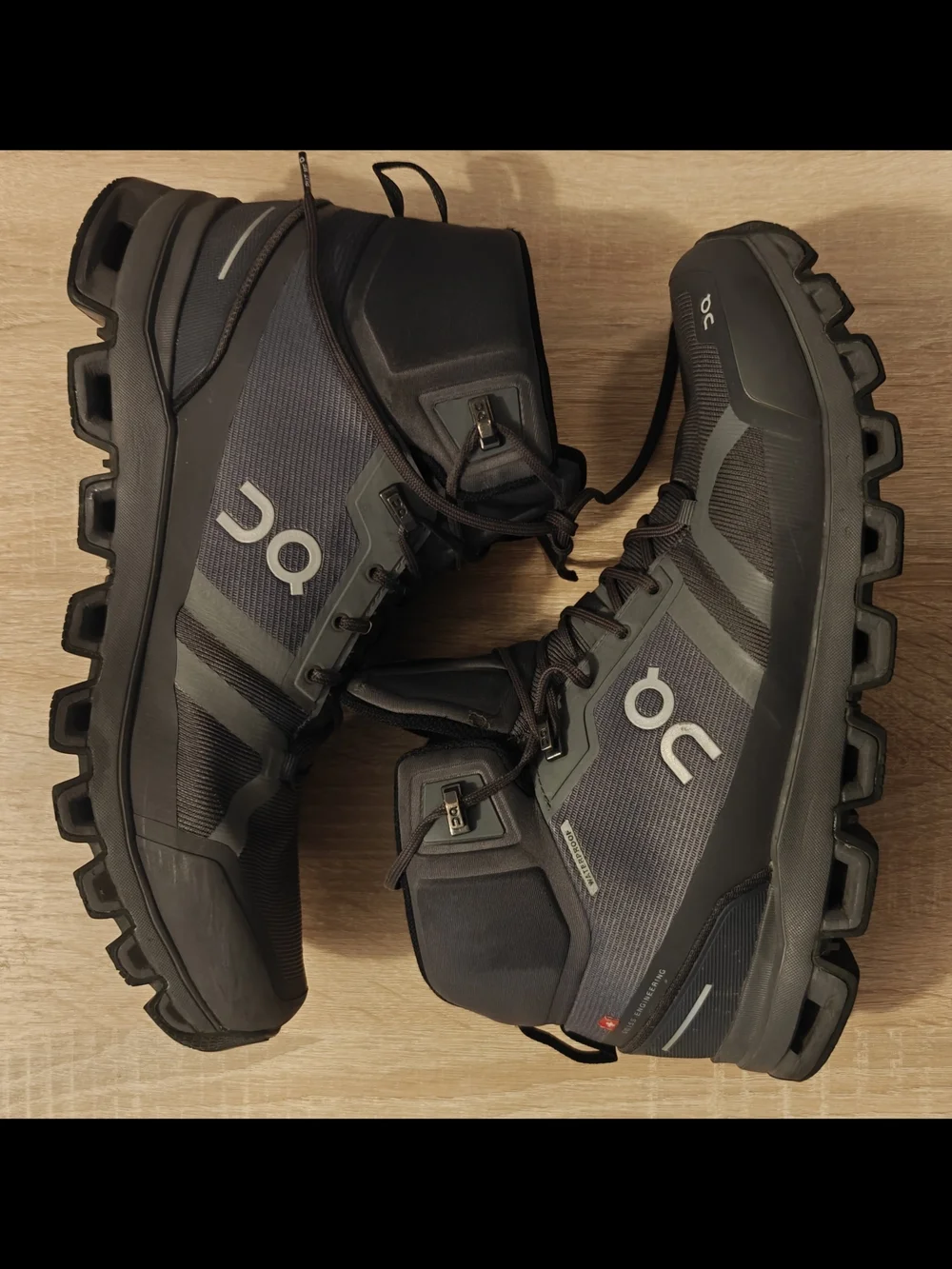 ON Cloudrock Waterproof Hiking Boots Men’s Size 10 Rock Eclipse 23-99246 Trail